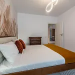 Spacious 1014 B4 *