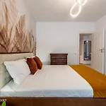 Spacious 1014 B4 * Bukarest