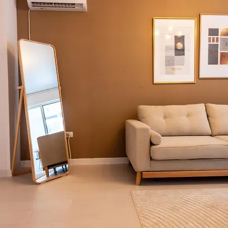 Spacious 1014 B4 Апартаменти